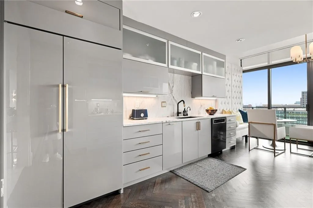 750 Park Avenue Ne Unit 22w, Atlanta, Georgia 30326, 3 Bedrooms Bedrooms, 0 ,2 BathroomsBathrooms,Residential,For Sale,750 Park Avenue Ne Unit 22w,7833763