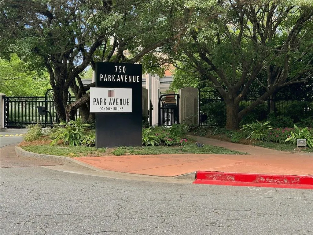 750 Park Avenue Ne Unit 22w, Atlanta, Georgia 30326, 3 Bedrooms Bedrooms, 0 ,2 BathroomsBathrooms,Residential,For Sale,750 Park Avenue Ne Unit 22w,7833763