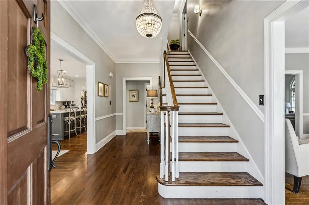 735 Longwood Drive Nw, Atlanta, Georgia 30305, 4 Bedrooms Bedrooms, ,4 BathroomsBathrooms,Residential,Sold,735 Longwood Drive Nw,7584482
