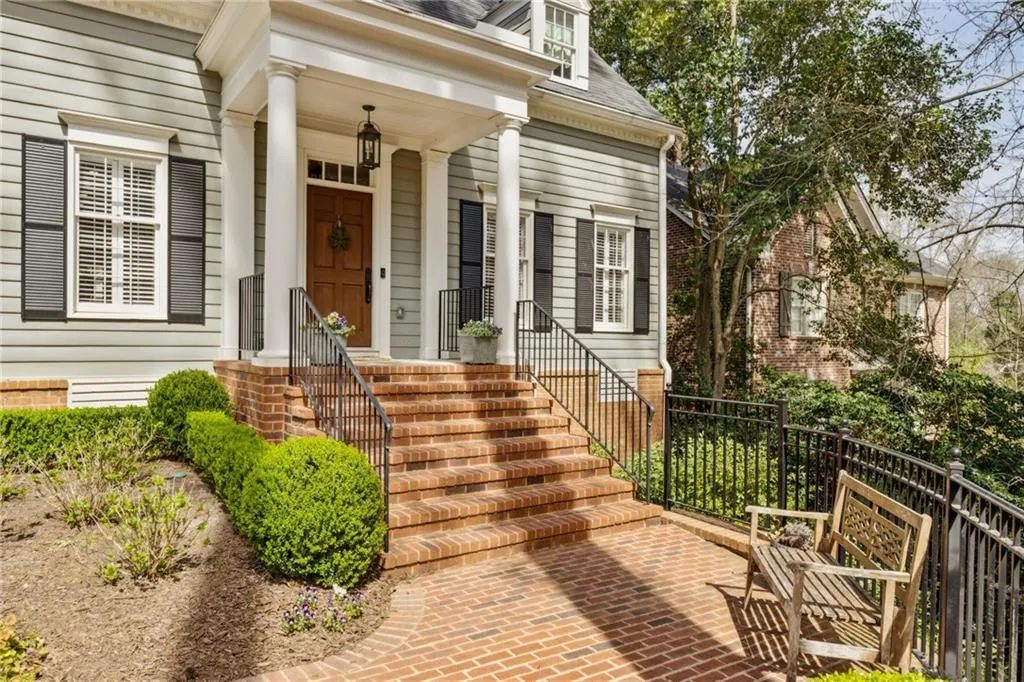 735 Longwood Drive Nw, Atlanta, Georgia 30305, 4 Bedrooms Bedrooms, ,4 BathroomsBathrooms,Residential,Sold,735 Longwood Drive Nw,7584482