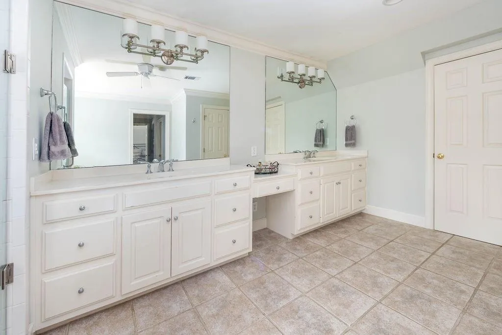 5780 Long Grove Drive, Atlanta, Georgia 30328, 5 Bedrooms Bedrooms, ,4 BathroomsBathrooms,Residential,Sold,5780 Long Grove Drive,6572433