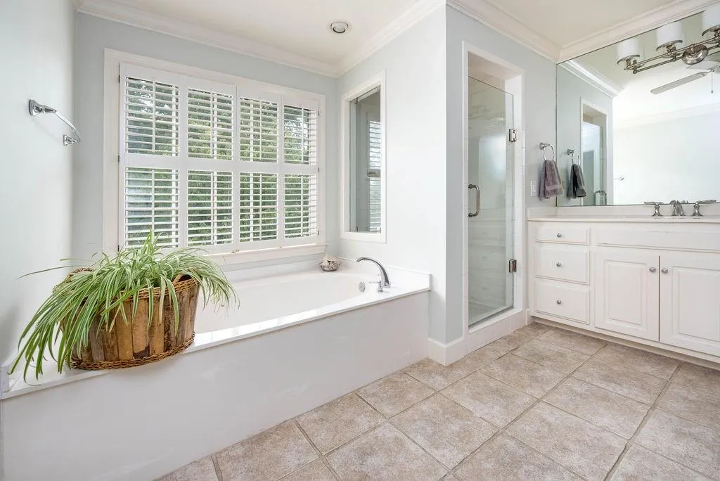 5780 Long Grove Drive, Atlanta, Georgia 30328, 5 Bedrooms Bedrooms, ,4 BathroomsBathrooms,Residential,Sold,5780 Long Grove Drive,6572433