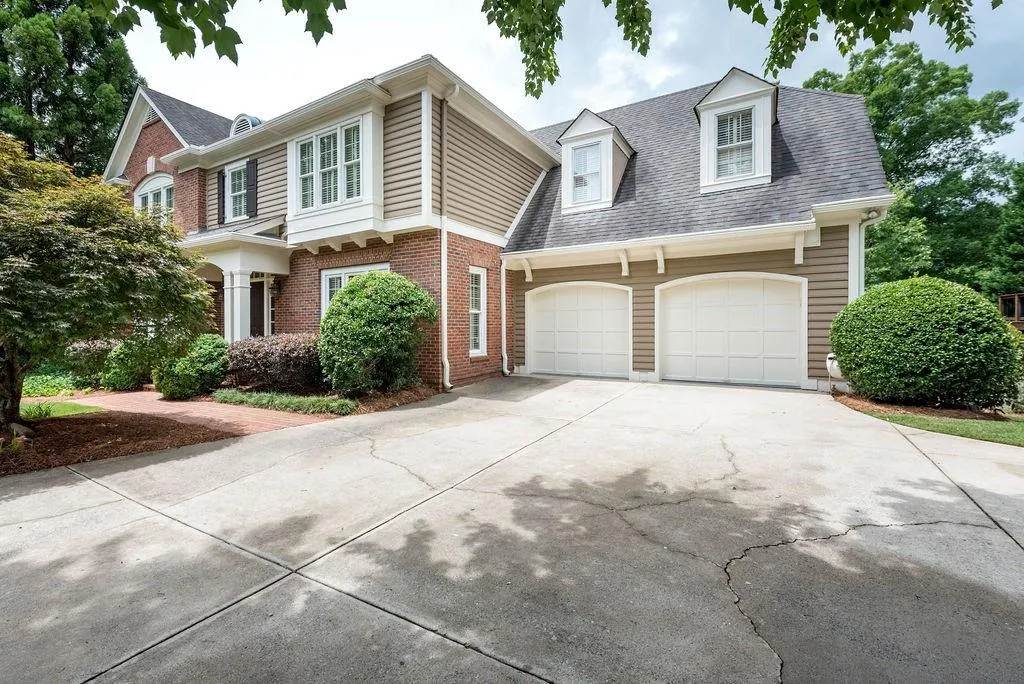 5780 Long Grove Drive, Atlanta, Georgia 30328, 5 Bedrooms Bedrooms, ,4 BathroomsBathrooms,Residential,Sold,5780 Long Grove Drive,6572433