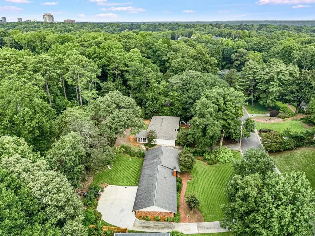 240 Beachland Drive, Atlanta, Georgia 30342, 3 Bedrooms Bedrooms, ,2 BathroomsBathrooms,Residential,For Sale,240 Beachland Drive,7634743