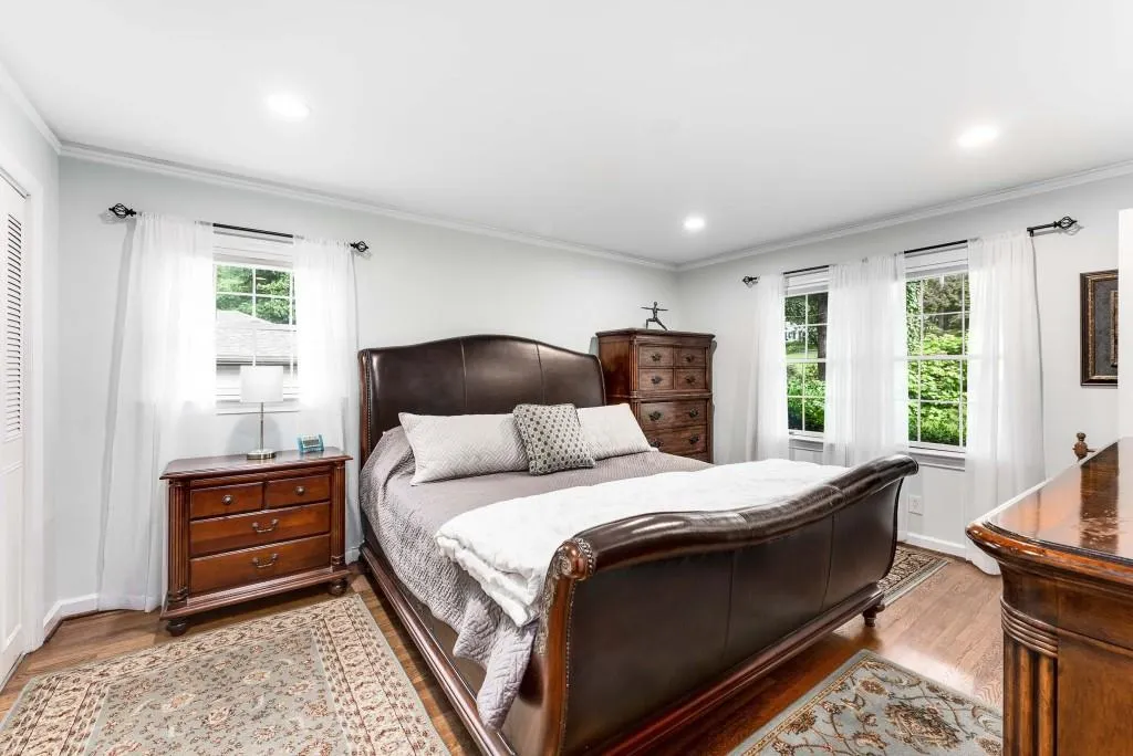 240 Beachland Drive, Atlanta, Georgia 30342, 3 Bedrooms Bedrooms, ,2 BathroomsBathrooms,Residential,For Sale,240 Beachland Drive,7634743