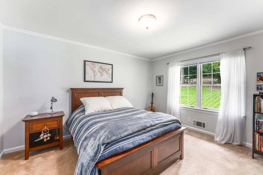 240 Beachland Drive, Atlanta, Georgia 30342, 3 Bedrooms Bedrooms, ,2 BathroomsBathrooms,Residential,For Sale,240 Beachland Drive,7634743