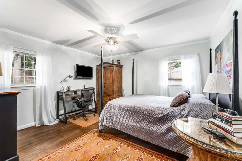 240 Beachland Drive, Atlanta, Georgia 30342, 3 Bedrooms Bedrooms, ,2 BathroomsBathrooms,Residential,For Sale,240 Beachland Drive,7634743