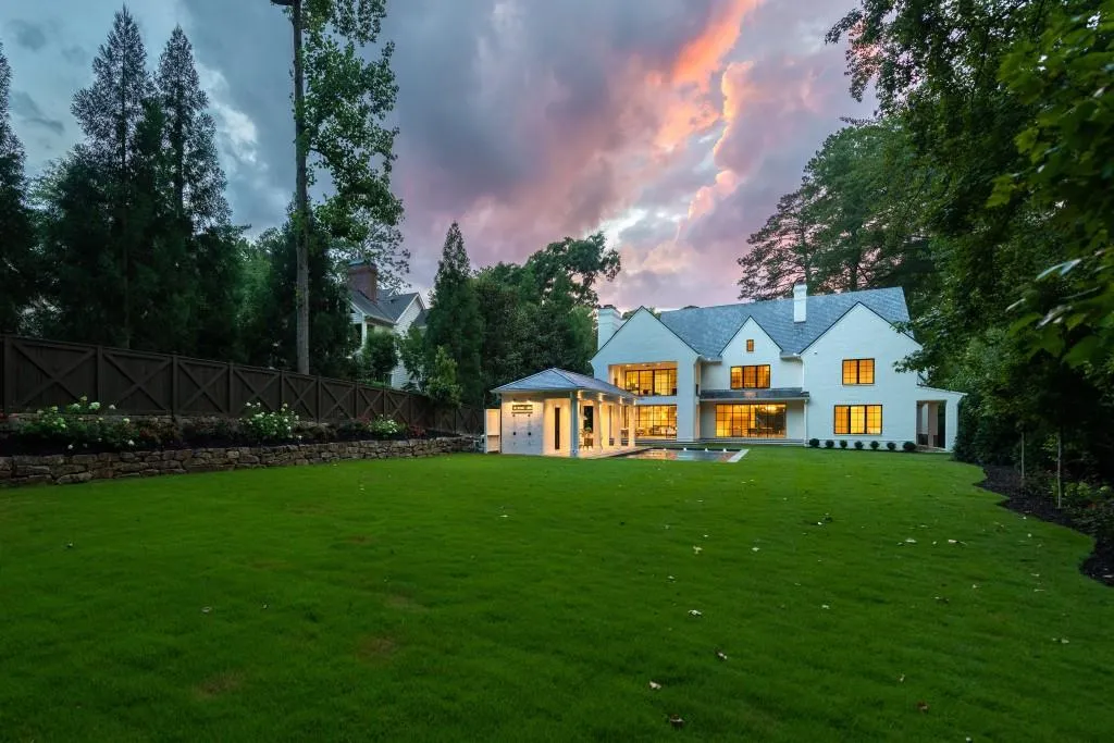 258 Pineland Road Nw, Atlanta, Georgia 30342, 6 Bedrooms Bedrooms, ,8 BathroomsBathrooms,Residential,For Sale,258 Pineland Road Nw,7593214