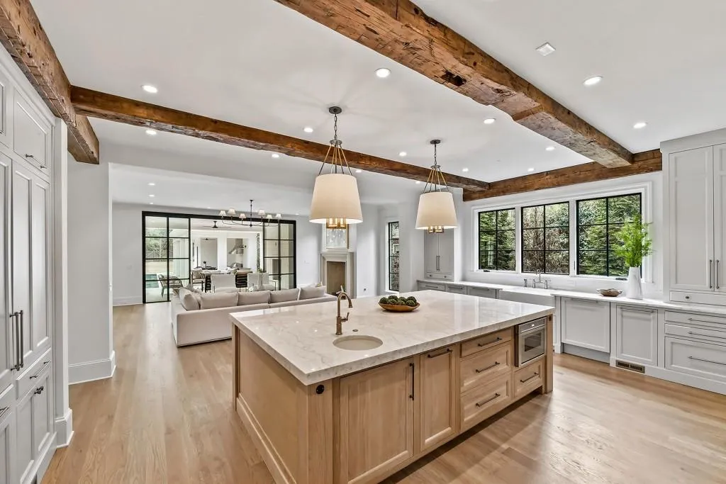 258 Pineland Road Nw, Atlanta, Georgia 30342, 6 Bedrooms Bedrooms, ,8 BathroomsBathrooms,Residential,For Sale,258 Pineland Road Nw,7593214