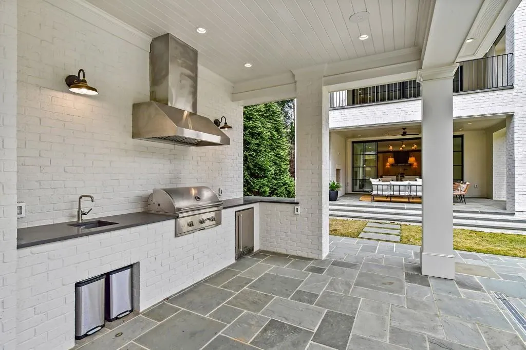 258 Pineland Road Nw, Atlanta, Georgia 30342, 6 Bedrooms Bedrooms, ,8 BathroomsBathrooms,Residential,For Sale,258 Pineland Road Nw,7593214