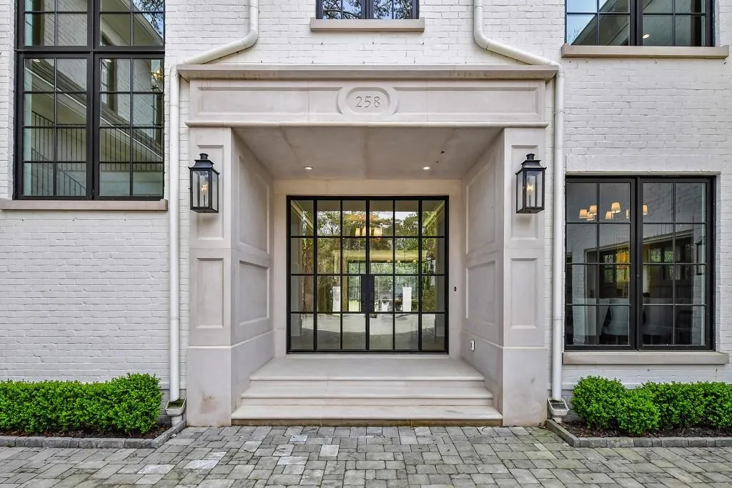 258 Pineland Road Nw, Atlanta, Georgia 30342, 6 Bedrooms Bedrooms, ,8 BathroomsBathrooms,Residential,For Sale,258 Pineland Road Nw,7593214