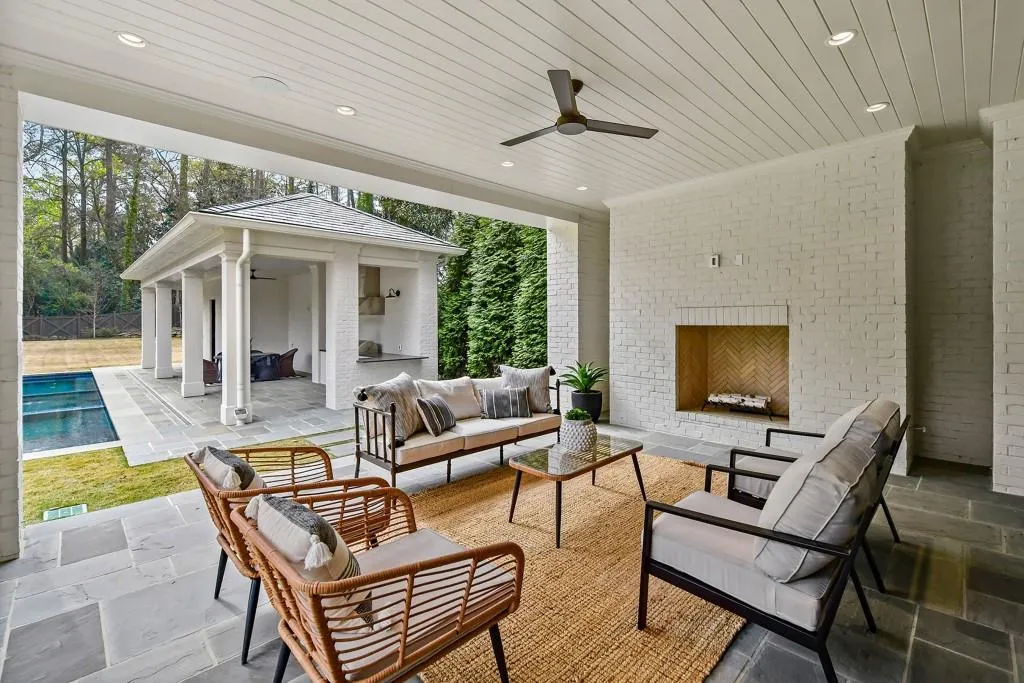 258 Pineland Road Nw, Atlanta, Georgia 30342, 6 Bedrooms Bedrooms, ,8 BathroomsBathrooms,Residential,For Sale,258 Pineland Road Nw,7593214