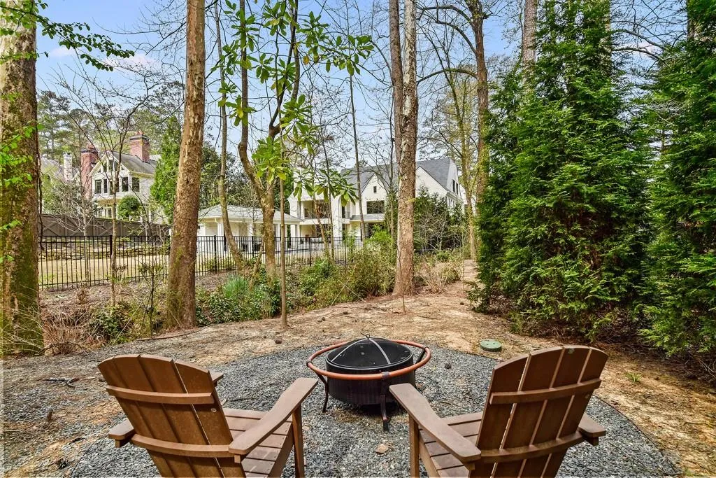 258 Pineland Road Nw, Atlanta, Georgia 30342, 6 Bedrooms Bedrooms, ,8 BathroomsBathrooms,Residential,For Sale,258 Pineland Road Nw,7593214