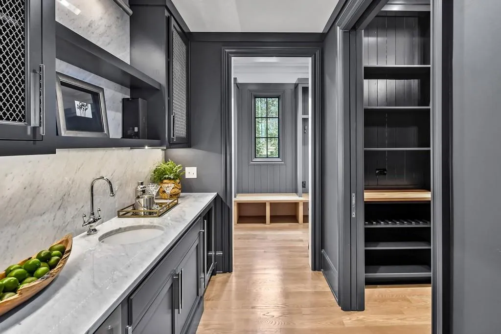 Butler's pantry