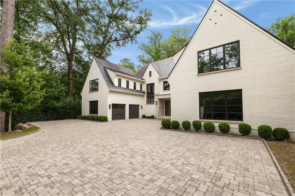 258 Pineland Road Nw, Atlanta, Georgia 30342, 6 Bedrooms Bedrooms, ,8 BathroomsBathrooms,Residential,For Sale,258 Pineland Road Nw,7593214
