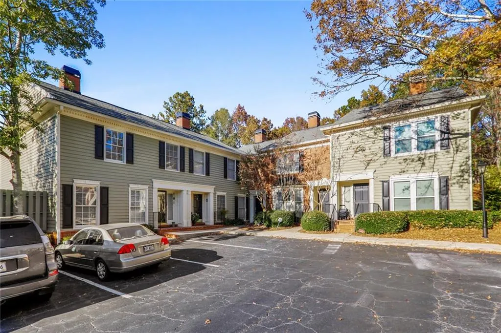 27 Mount Vernon Circle, Atlanta, Georgia 30338, 2 Bedrooms Bedrooms, ,2 BathroomsBathrooms,Residential,Sold,27 Mount Vernon Circle,6813789