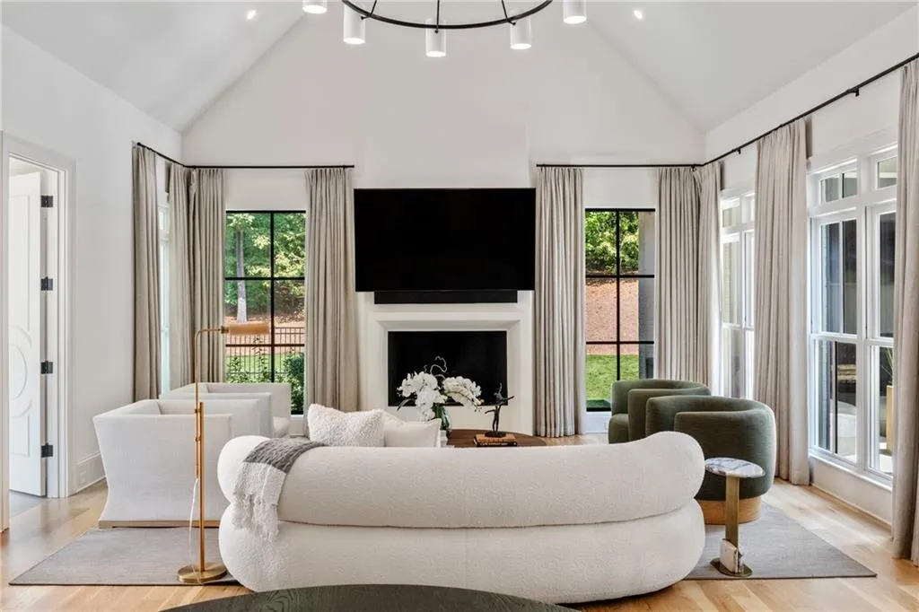 1191 W Conway Drive, Atlanta, Georgia 30327, 7 Bedrooms Bedrooms, 0 ,8 BathroomsBathrooms,Residential,For Sale,1191 W Conway Drive,7650217