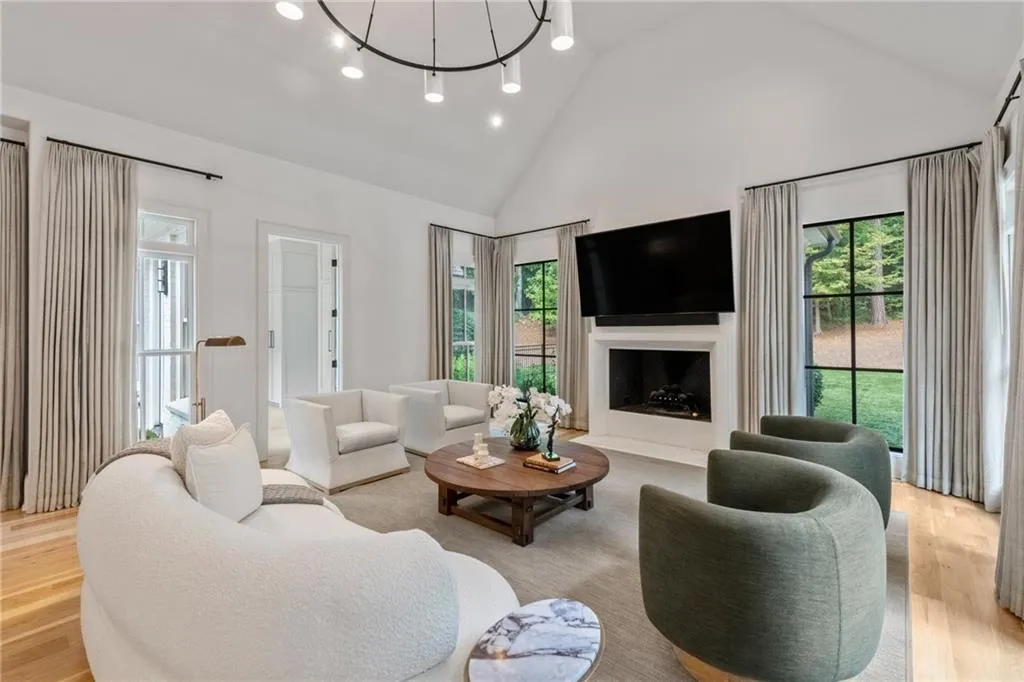 1191 W Conway Drive, Atlanta, Georgia 30327, 7 Bedrooms Bedrooms, 0 ,8 BathroomsBathrooms,Residential,For Sale,1191 W Conway Drive,7650217