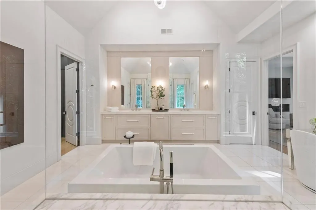 1191 W Conway Drive, Atlanta, Georgia 30327, 7 Bedrooms Bedrooms, 0 ,8 BathroomsBathrooms,Residential,For Sale,1191 W Conway Drive,7650217