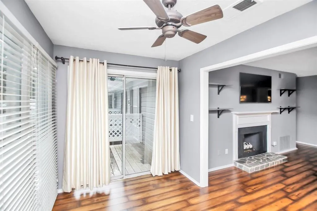 1610 Vicksburg Place, Sandy Springs, Georgia 30350, 2 Bedrooms Bedrooms, ,2 BathroomsBathrooms,Residential,Sold,1610 Vicksburg Place,6776452