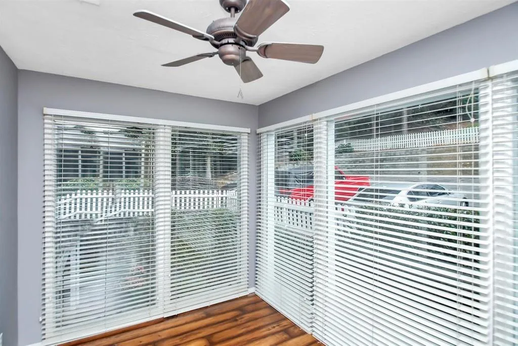 1610 Vicksburg Place, Sandy Springs, Georgia 30350, 2 Bedrooms Bedrooms, ,2 BathroomsBathrooms,Residential,Sold,1610 Vicksburg Place,6776452