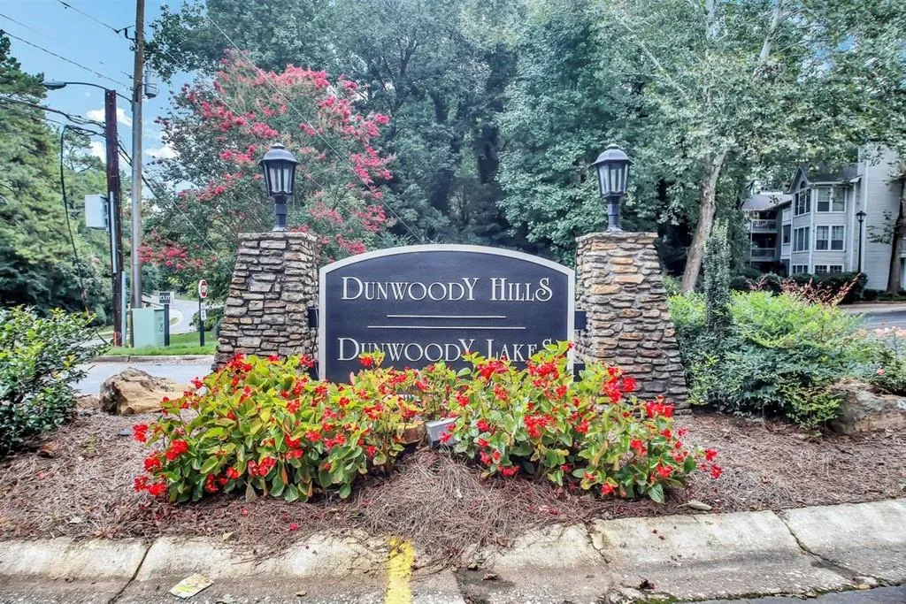 1610 Vicksburg Place, Sandy Springs, Georgia 30350, 2 Bedrooms Bedrooms, ,2 BathroomsBathrooms,Residential,Sold,1610 Vicksburg Place,6776452