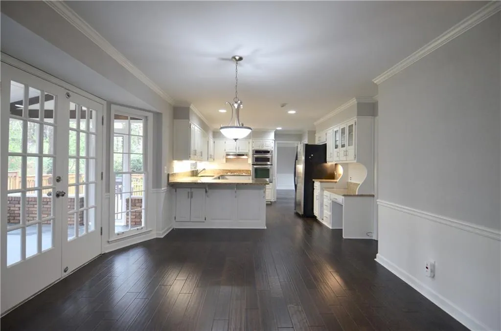 335 Spindle Court, Sandy Springs, Georgia 30350, 4 Bedrooms Bedrooms, ,3 BathroomsBathrooms,Residential,Sold,335 Spindle Court,6693304
