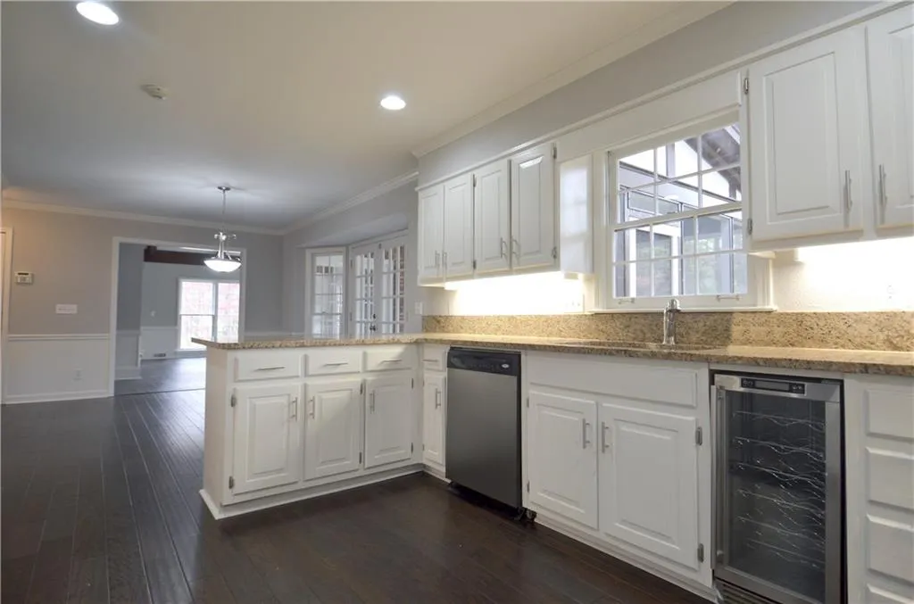 335 Spindle Court, Sandy Springs, Georgia 30350, 4 Bedrooms Bedrooms, ,3 BathroomsBathrooms,Residential,Sold,335 Spindle Court,6693304
