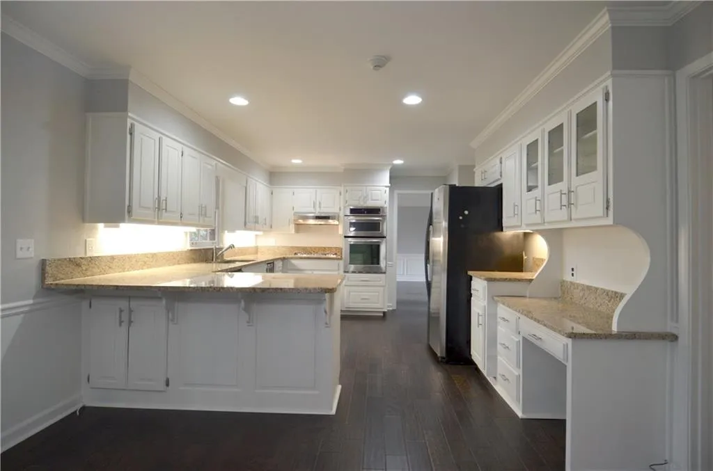335 Spindle Court, Sandy Springs, Georgia 30350, 4 Bedrooms Bedrooms, ,3 BathroomsBathrooms,Residential,Sold,335 Spindle Court,6693304