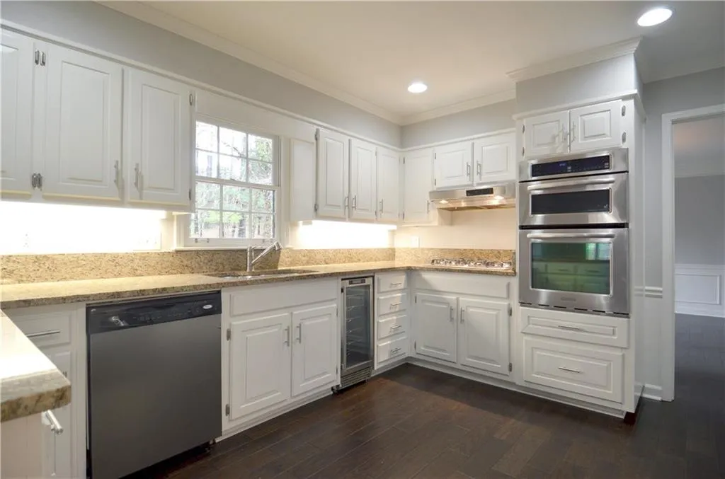335 Spindle Court, Sandy Springs, Georgia 30350, 4 Bedrooms Bedrooms, ,3 BathroomsBathrooms,Residential,Sold,335 Spindle Court,6693304