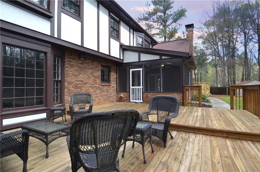 335 Spindle Court, Sandy Springs, Georgia 30350, 4 Bedrooms Bedrooms, ,3 BathroomsBathrooms,Residential,Sold,335 Spindle Court,6693304