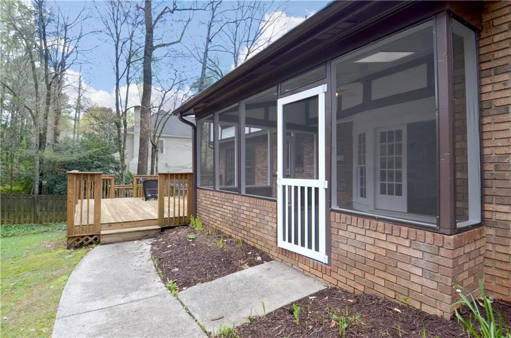 335 Spindle Court, Sandy Springs, Georgia 30350, 4 Bedrooms Bedrooms, ,3 BathroomsBathrooms,Residential,Sold,335 Spindle Court,6693304