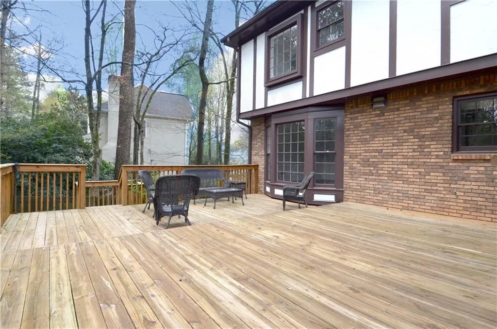 335 Spindle Court, Sandy Springs, Georgia 30350, 4 Bedrooms Bedrooms, ,3 BathroomsBathrooms,Residential,Sold,335 Spindle Court,6693304