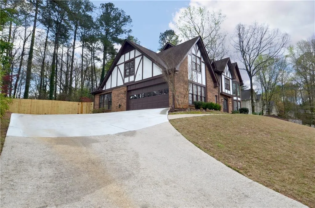 335 Spindle Court, Sandy Springs, Georgia 30350, 4 Bedrooms Bedrooms, ,3 BathroomsBathrooms,Residential,Sold,335 Spindle Court,6693304