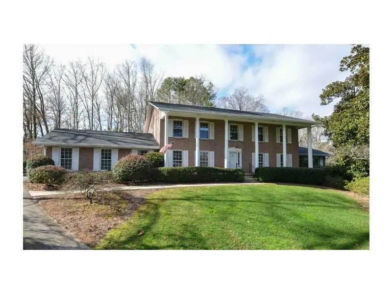 6120 Riverwood Drive, Sandy Springs, Georgia 30328, 5 Bedrooms Bedrooms, ,5 BathroomsBathrooms,Residential,Sold,6120 Riverwood Drive,5381088