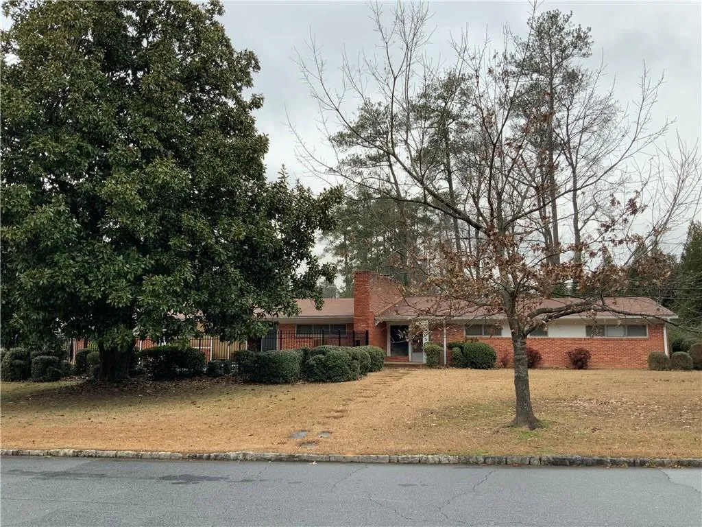720 Glenforest Road, Sandy Springs, Georgia 30328, 4 Bedrooms Bedrooms, ,2 BathroomsBathrooms,Residential,Sold,720 Glenforest Road,6674229