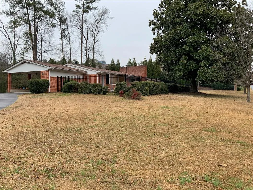 720 Glenforest Road, Sandy Springs, Georgia 30328, 4 Bedrooms Bedrooms, ,2 BathroomsBathrooms,Residential,Sold,720 Glenforest Road,6674229