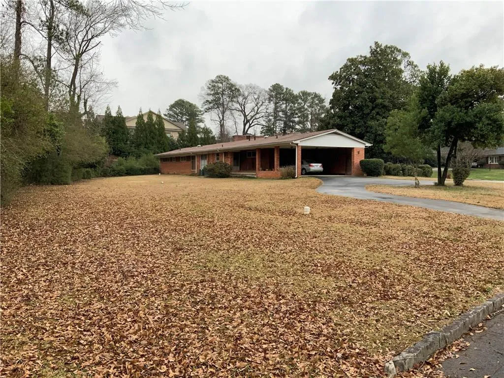 720 Glenforest Road, Sandy Springs, Georgia 30328, 4 Bedrooms Bedrooms, ,2 BathroomsBathrooms,Residential,Sold,720 Glenforest Road,6674229