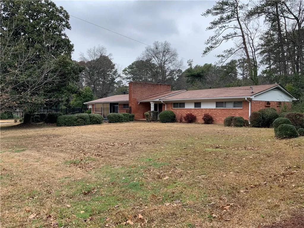 720 Glenforest Road, Sandy Springs, Georgia 30328, 4 Bedrooms Bedrooms, ,2 BathroomsBathrooms,Residential,Sold,720 Glenforest Road,6674229