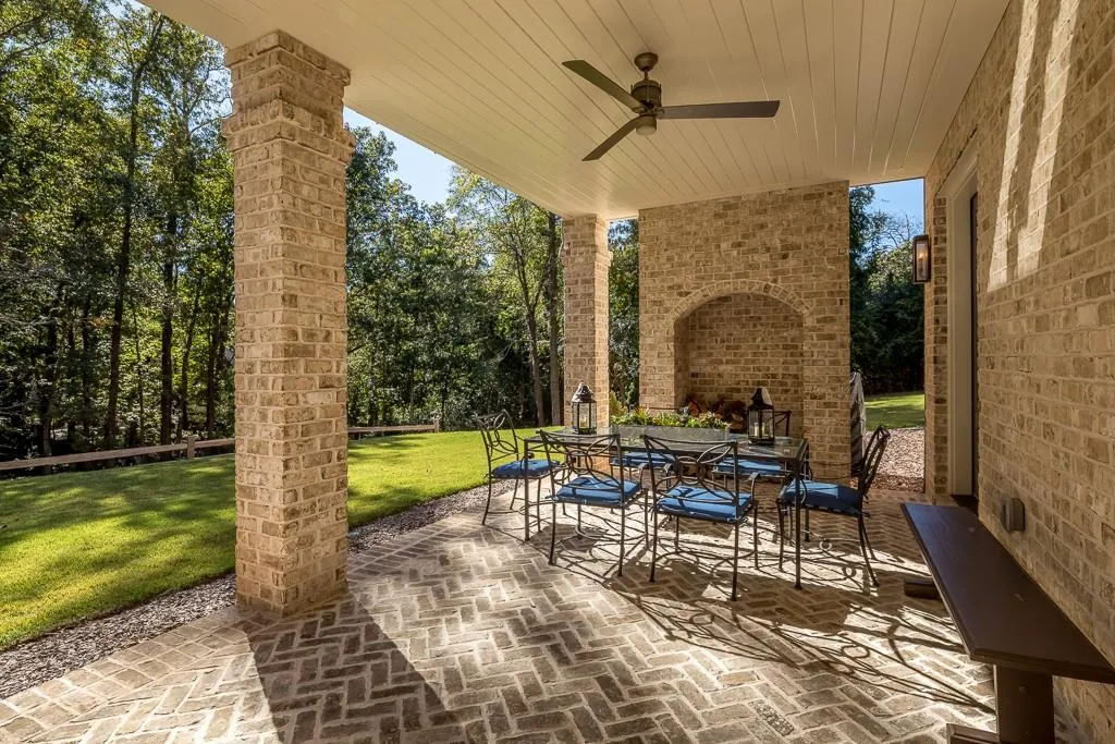 1624 Chevron Way, Atlanta, Georgia 30350, 6 Bedrooms Bedrooms, ,6 BathroomsBathrooms,Residential,Sold,1624 Chevron Way,5962022