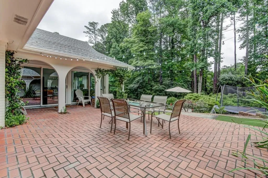 630 River Valley Road, Atlanta, Georgia 30328, 6 Bedrooms Bedrooms, ,6 BathroomsBathrooms,Residential,Sold,630 River Valley Road,6016034
