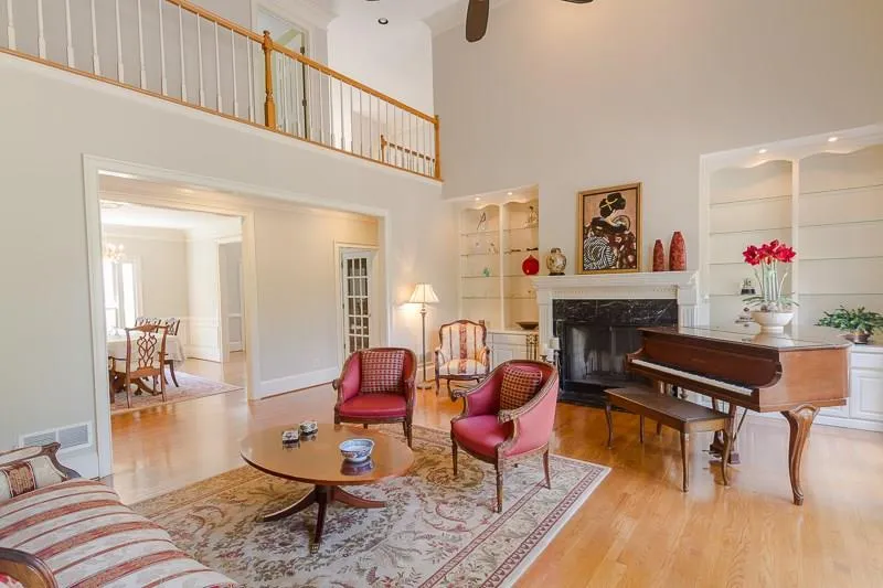 19 Wieuca Trace Ne, Atlanta, Georgia 30342, 6 Bedrooms Bedrooms, ,4 BathroomsBathrooms,Residential,Sold,19 Wieuca Trace Ne,5771527