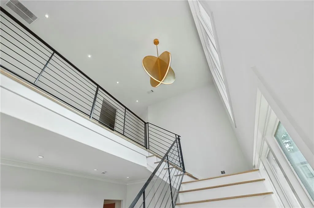 825 Kenry Court, Atlanta, Georgia 30342, 6 Bedrooms Bedrooms, 0 ,7 BathroomsBathrooms,Residential,For Sale,825 Kenry Court,7732522