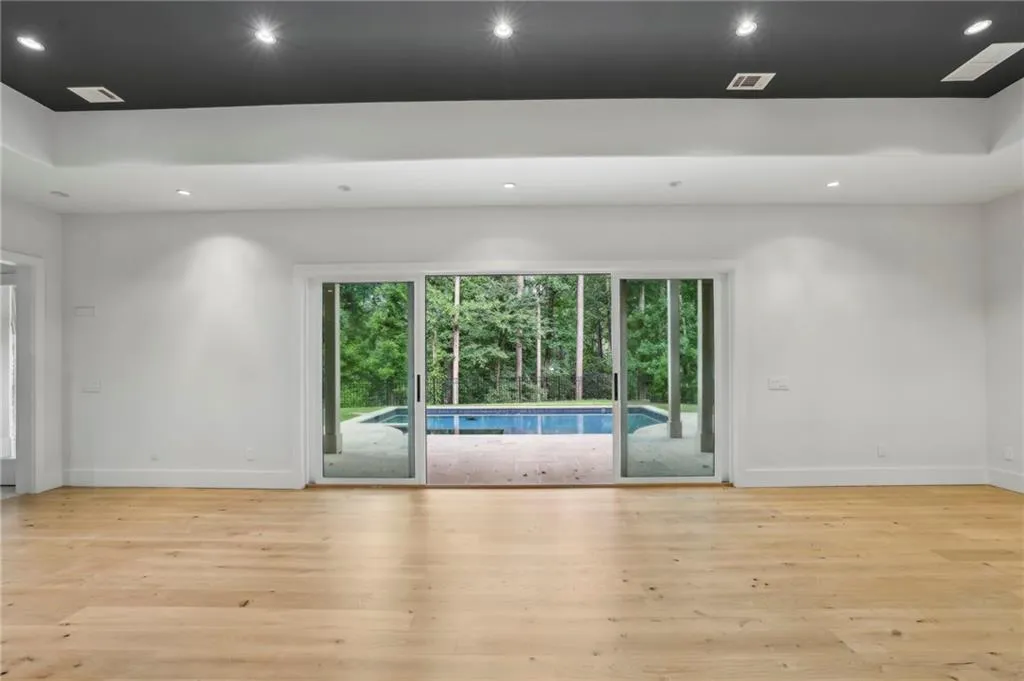 825 Kenry Court, Atlanta, Georgia 30342, 6 Bedrooms Bedrooms, 0 ,7 BathroomsBathrooms,Residential,For Sale,825 Kenry Court,7732522