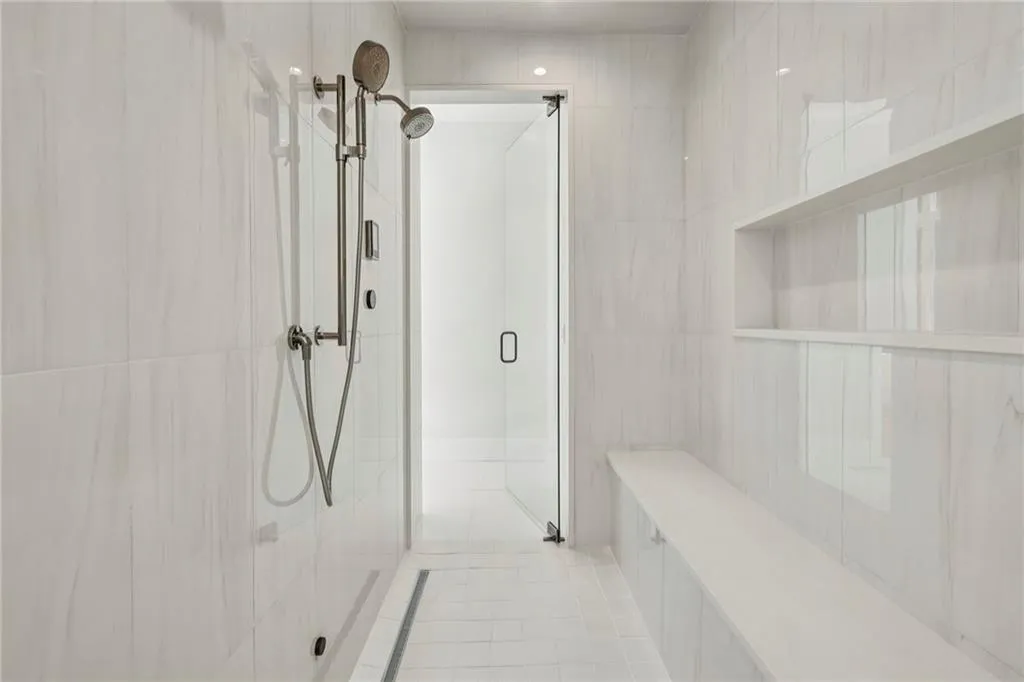825 Kenry Court, Atlanta, Georgia 30342, 6 Bedrooms Bedrooms, 0 ,7 BathroomsBathrooms,Residential,For Sale,825 Kenry Court,7732522