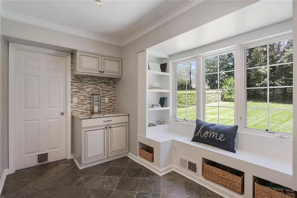 5805 Greenbrier Road, Atlanta, Georgia 30328, 3 Bedrooms Bedrooms, ,2 BathroomsBathrooms,Residential,Sold,5805 Greenbrier Road,6545245