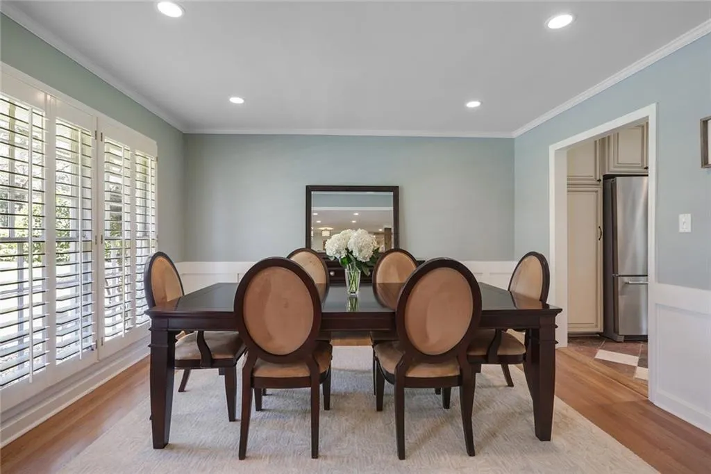5805 Greenbrier Road, Atlanta, Georgia 30328, 3 Bedrooms Bedrooms, ,2 BathroomsBathrooms,Residential,Sold,5805 Greenbrier Road,6545245