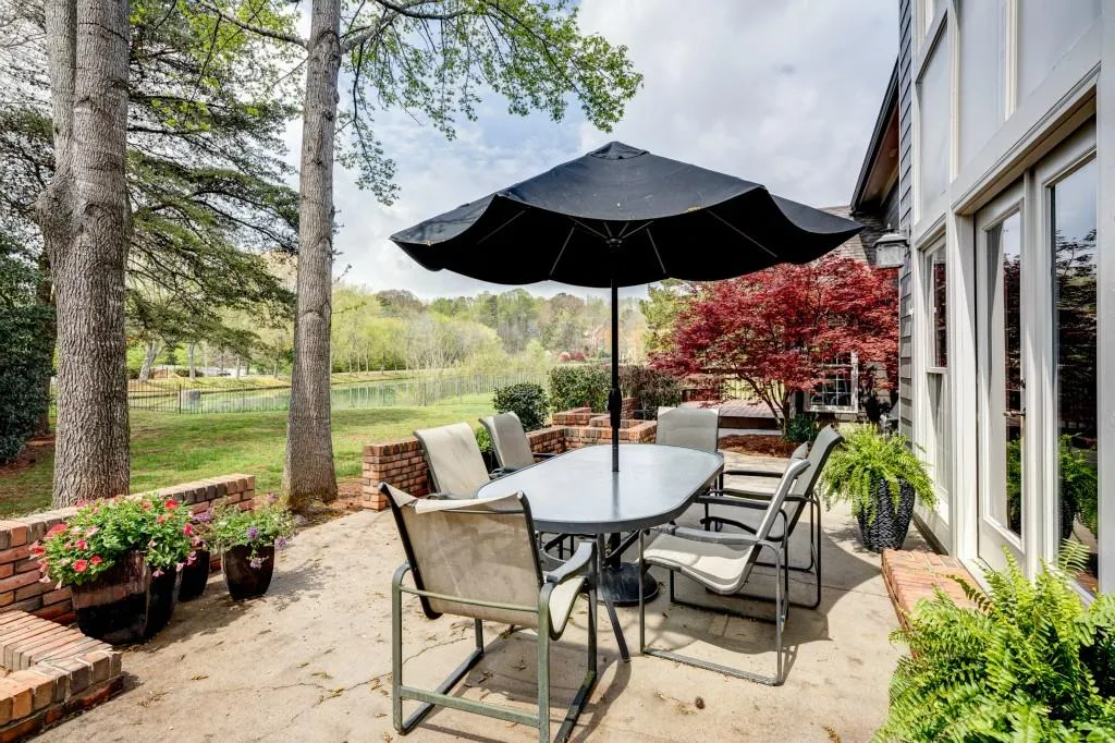 605 Avignon Court, Sandy Springs, Georgia 30350, 5 Bedrooms Bedrooms, ,3 BathroomsBathrooms,Residential,Sold,605 Avignon Court,5521512