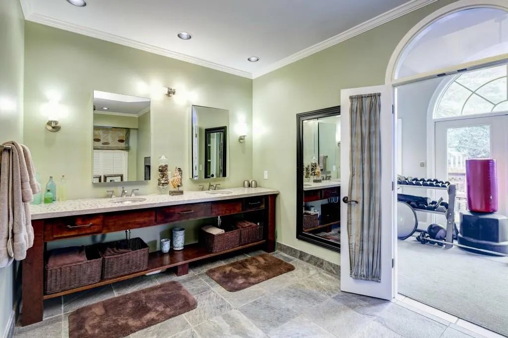 605 Avignon Court, Sandy Springs, Georgia 30350, 5 Bedrooms Bedrooms, ,3 BathroomsBathrooms,Residential,Sold,605 Avignon Court,5521512