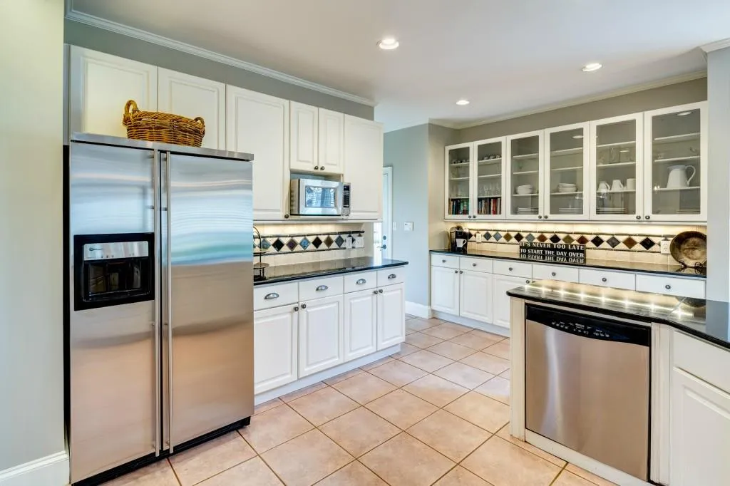 605 Avignon Court, Sandy Springs, Georgia 30350, 5 Bedrooms Bedrooms, ,3 BathroomsBathrooms,Residential,Sold,605 Avignon Court,5521512
